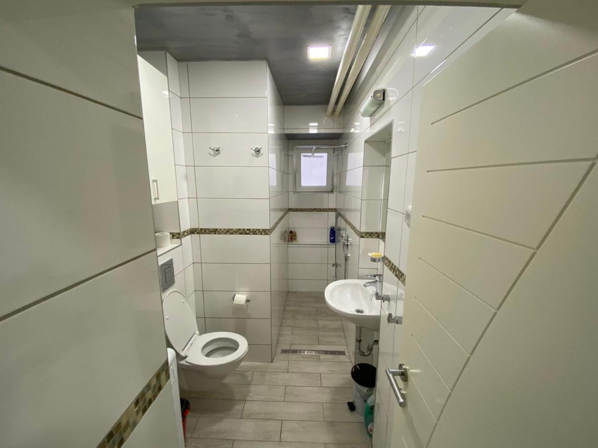 Daca 1 Appartement Belgrado Buitenkant foto