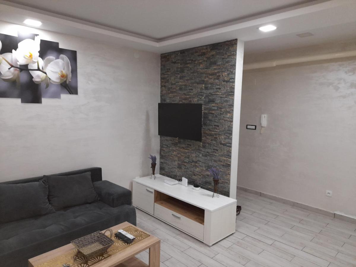 Daca 1 Appartement Belgrado Buitenkant foto
