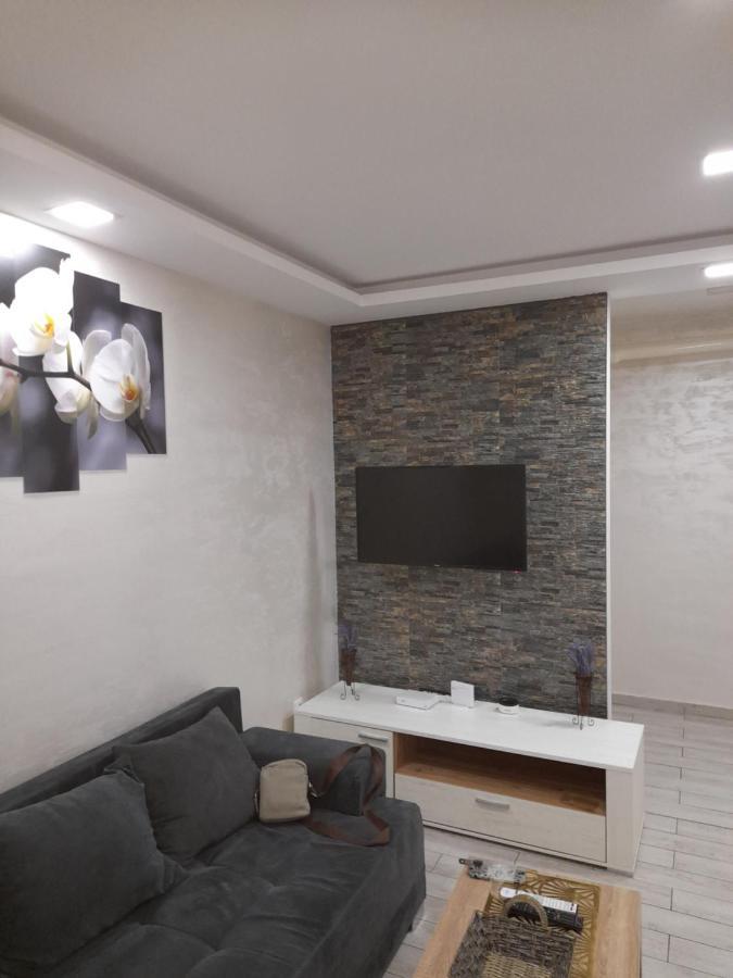 Daca 1 Appartement Belgrado Buitenkant foto