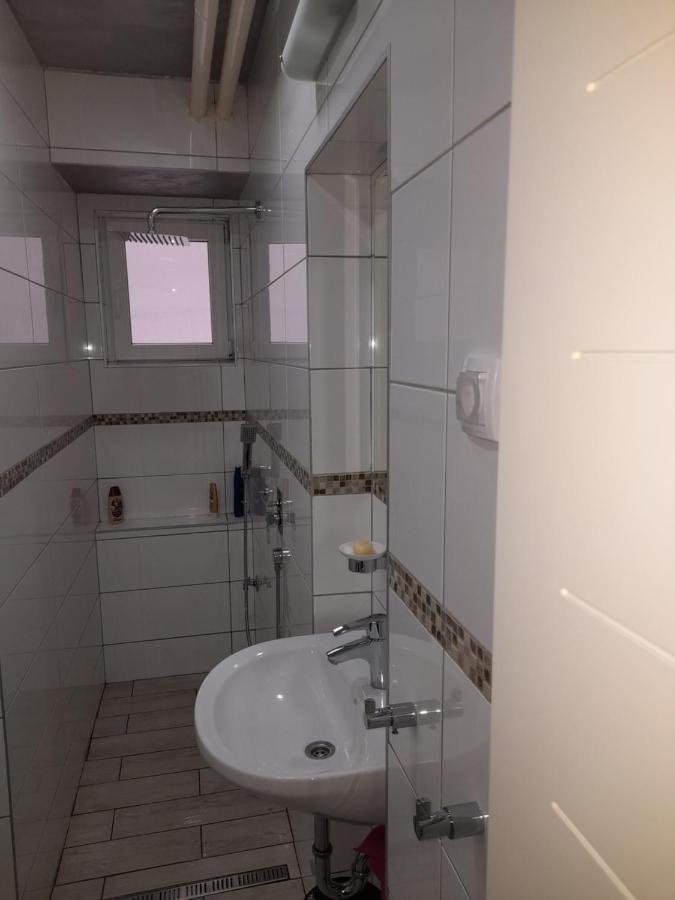 Daca 1 Appartement Belgrado Buitenkant foto