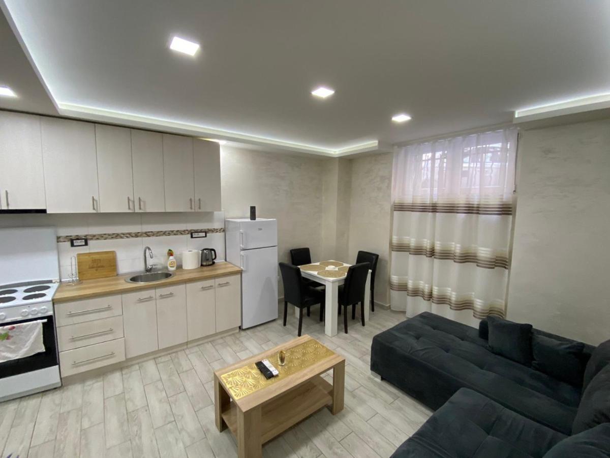 Daca 1 Appartement Belgrado Buitenkant foto
