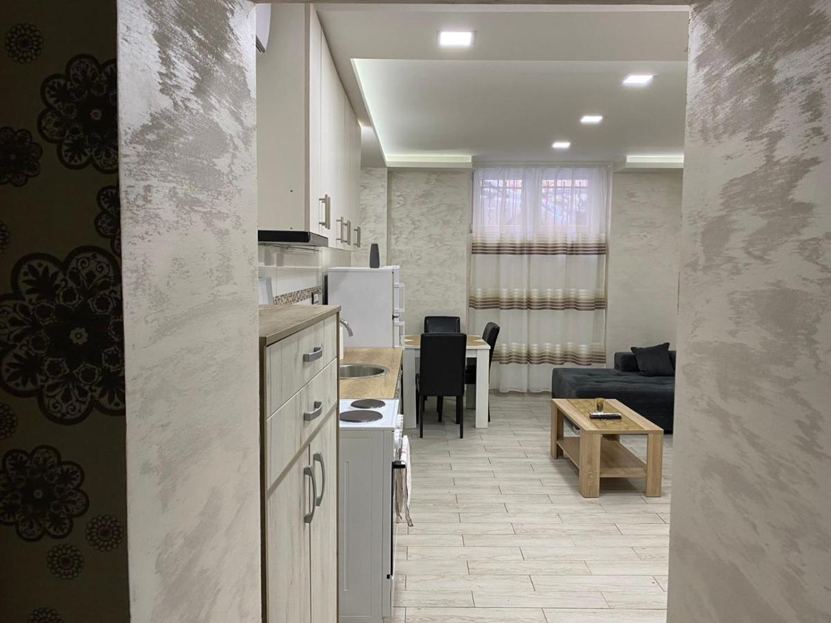 Daca 1 Appartement Belgrado Buitenkant foto