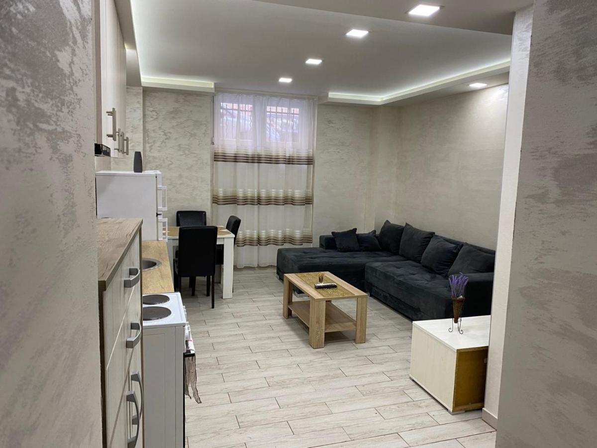 Daca 1 Appartement Belgrado Buitenkant foto