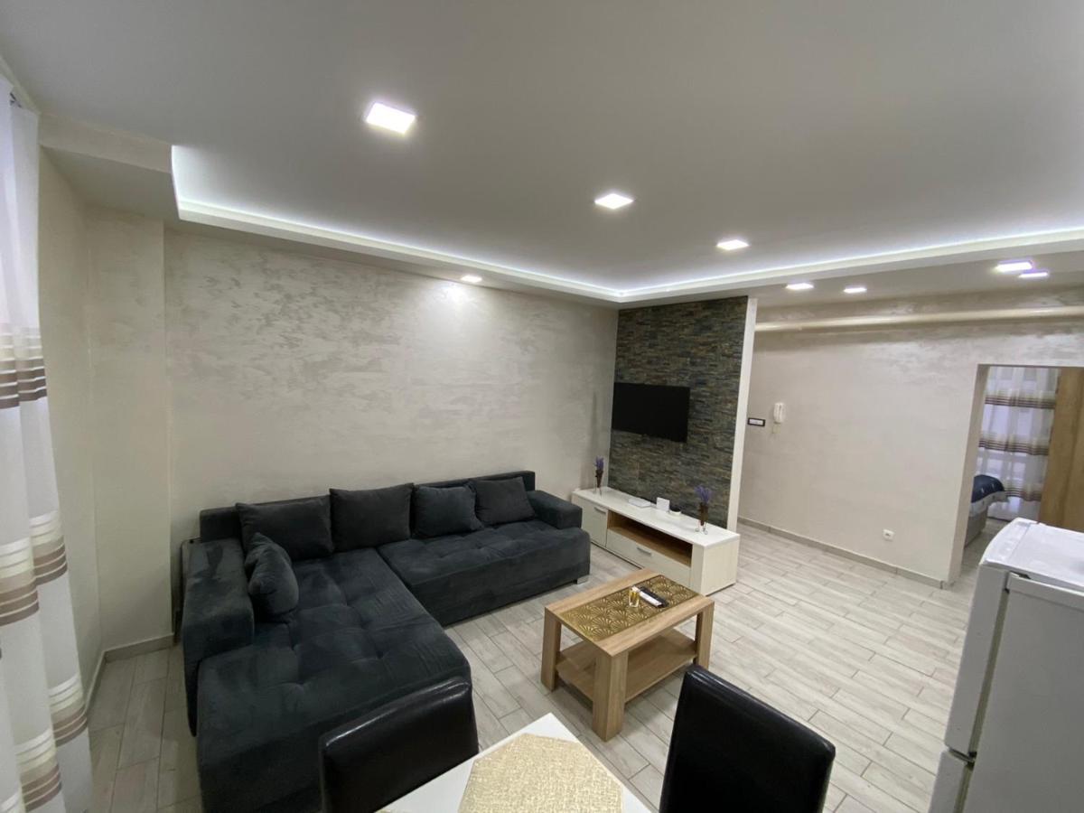 Daca 1 Appartement Belgrado Buitenkant foto