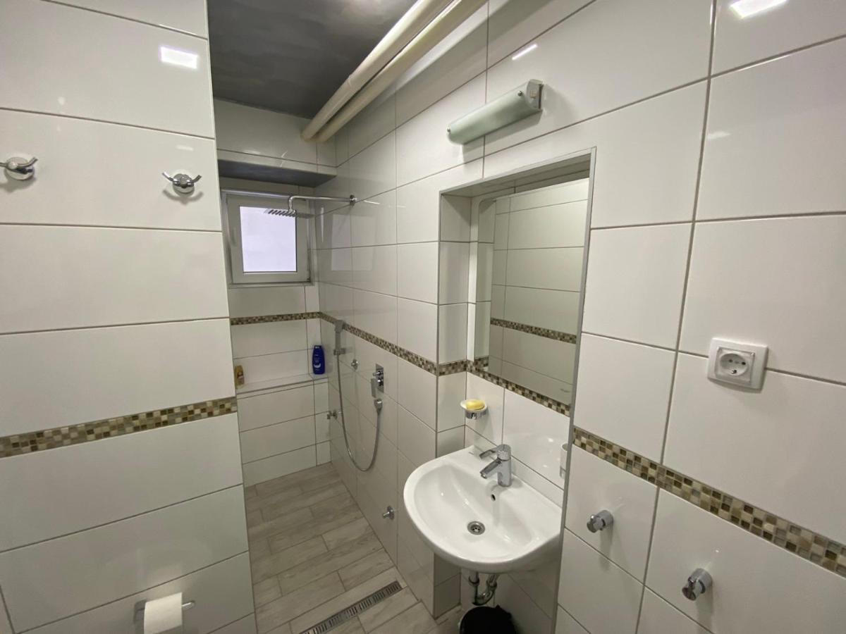 Daca 1 Appartement Belgrado Buitenkant foto