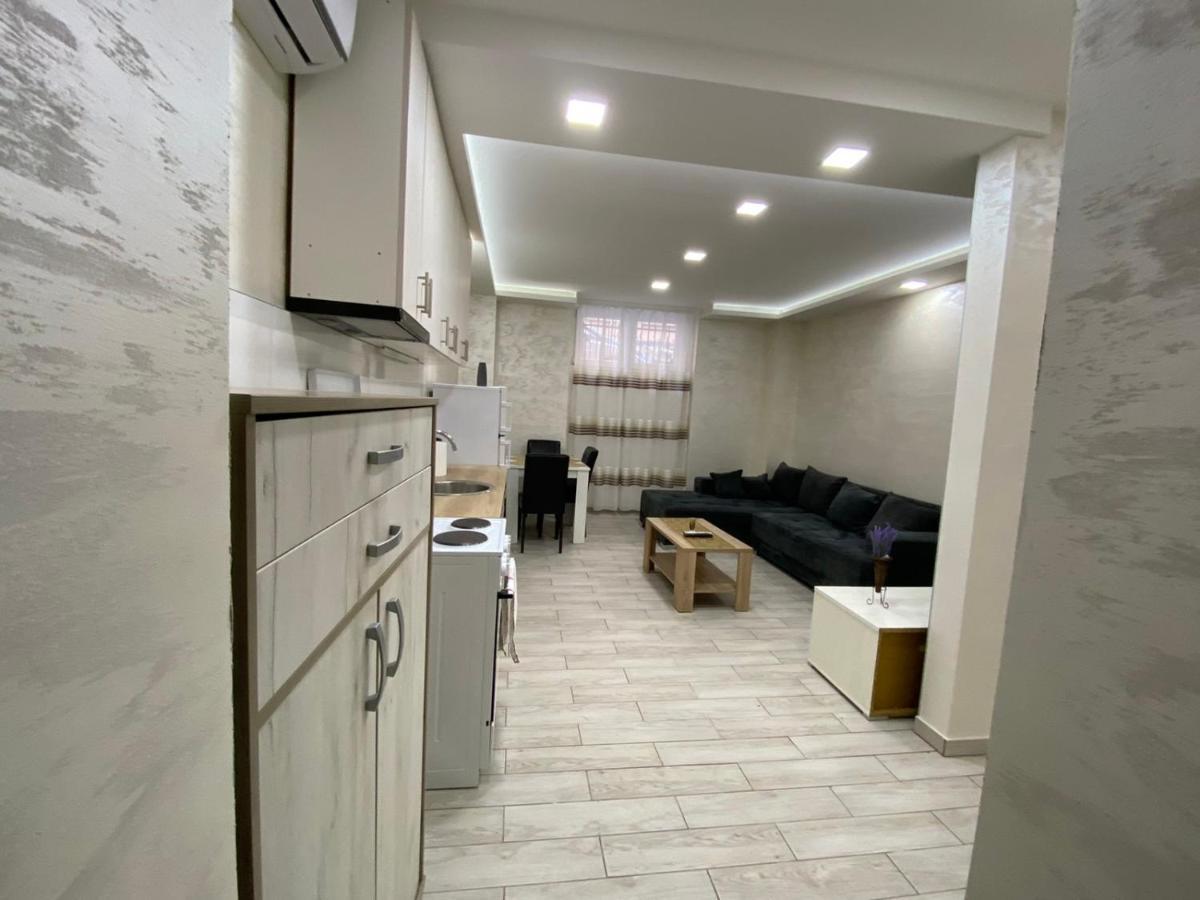Daca 1 Appartement Belgrado Buitenkant foto